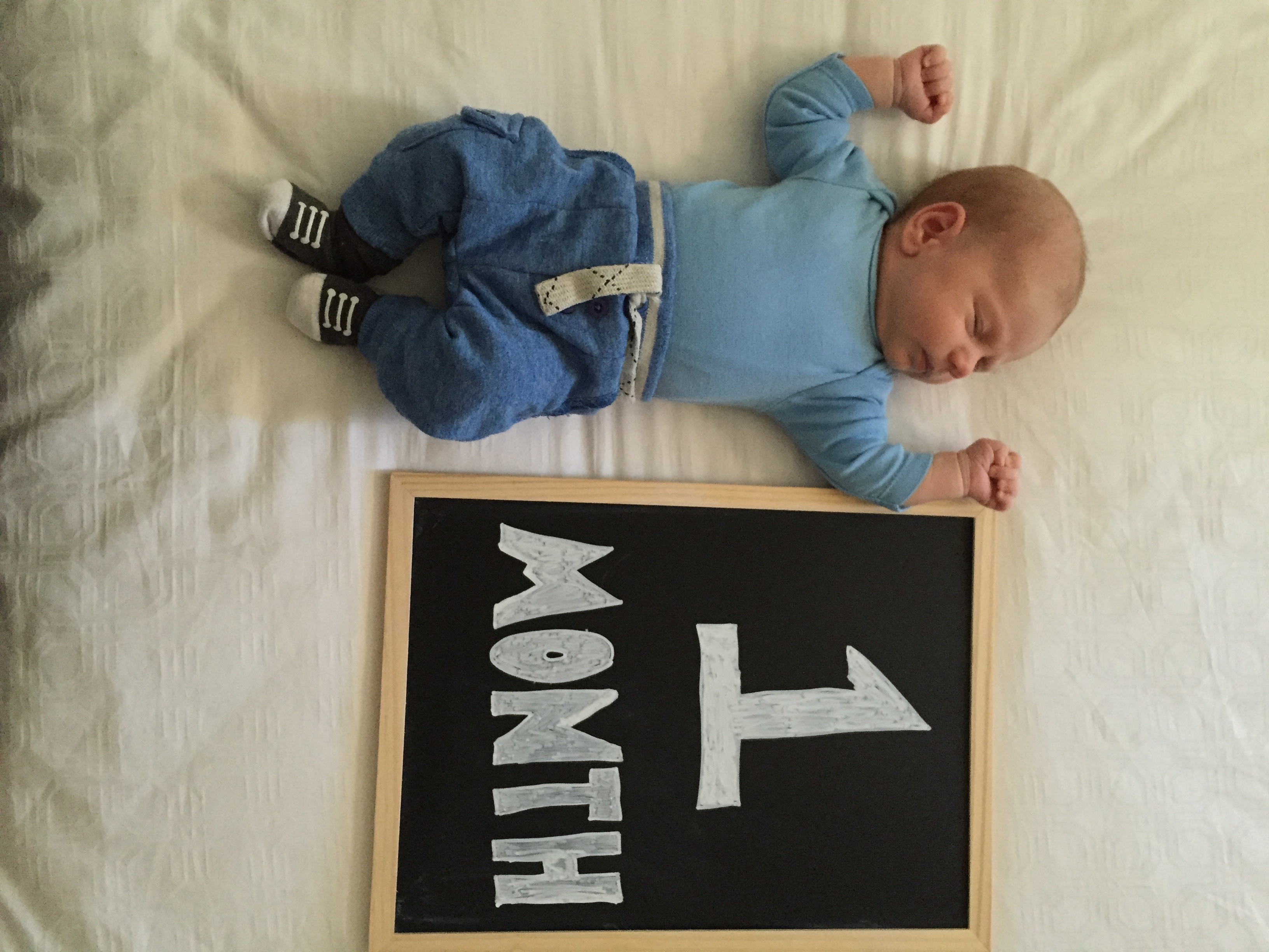 First Year Photos - Ari 1 Month